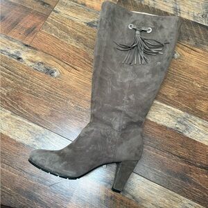 Bandolino Taupe Heeled Boots